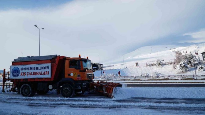 Erciyes’te Kar Kalınlığı 40 Santimi Buldu