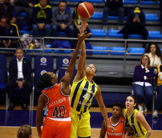Fıba Avrupa Ligi: Fenerbahçe Alagöz Holding: 83 - Tango Bourges Basket: 64