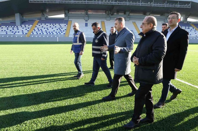Başkan Usta, Gaziosmanpaşa Şehir Stadyumu’nu İnceledi