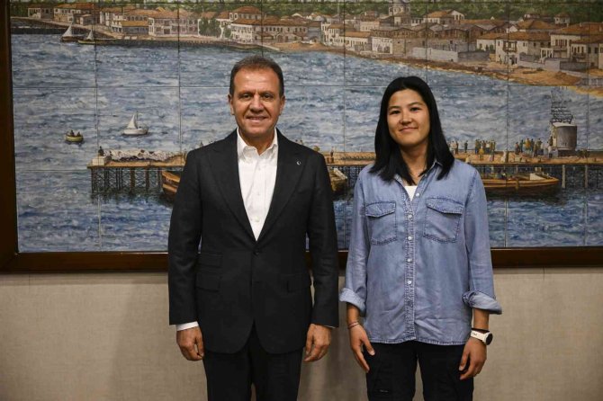 Bisikletli Gezgin Qiu: "Mersin Araçlar İçin Değil, İnsanlar İçin Bir Kent"
