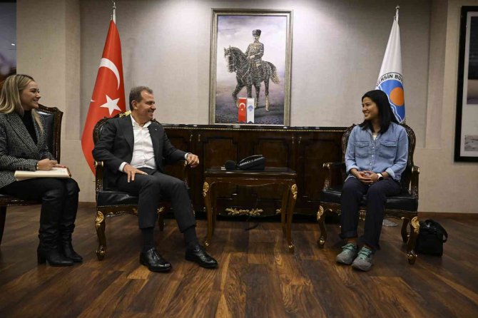 Bisikletli Gezgin Qiu: "Mersin Araçlar İçin Değil, İnsanlar İçin Bir Kent"