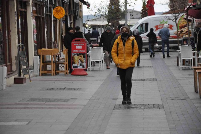 Bilim Kurulu Üyesi Prof. Dr. Alper Şener: "4-5 Farklı Tipte Virüsle Mücadele Ediyoruz"