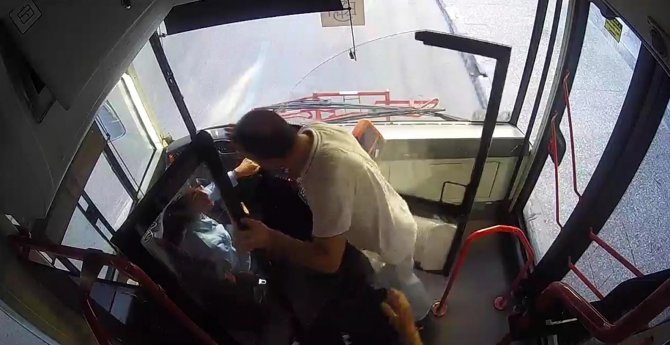 İ̇zmir’de Kadın Şoförü Darp Eden Kişiye 2 Yıl 8 Ay Hapis