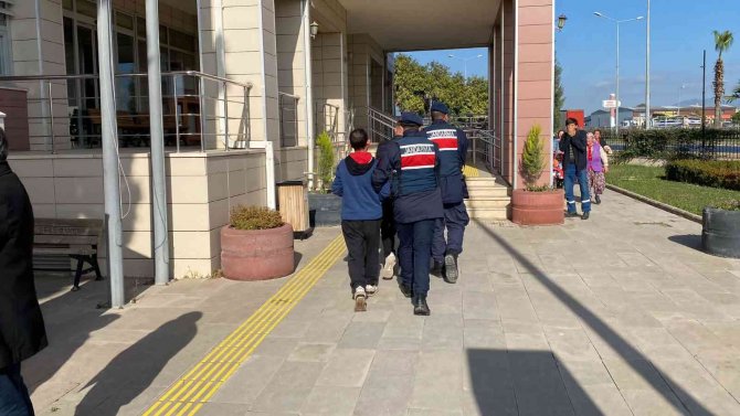 Jandarma Kameradan Tespit Etti, İş Yeri Hırsızları Yakalandı