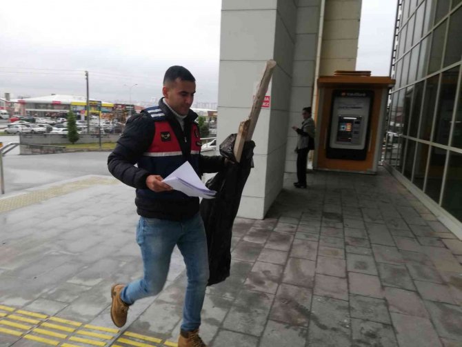 Karaman’da Yalnız Gördüğü Kadınlara Odunla Saldıran Şahıs Tutuklandı
