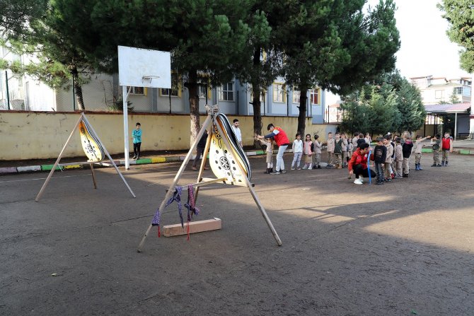 Bu Etkinlikle Öğrencilerin El-kol Koordinasyonu Gelişiyor