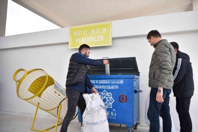 Karesi Belediyesi Atık Getirme Merkezine İlk Atıklar Geldi