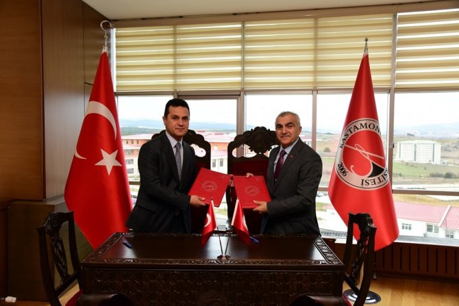 Kastamonu Üniversitesi İle Türkiye Eskrim Federasyonu Arasında İş Birliği Protokolü İmzalandı