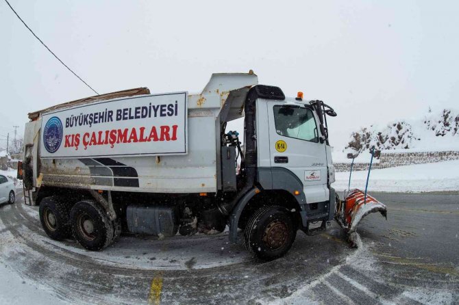 Büyükşehir’in 156 Araç Ve 328 Personeli, Karla Mücadele İçin Hazır