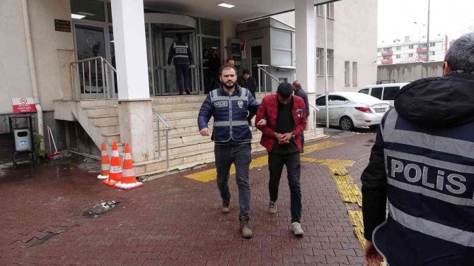 Aranan Şahıslara 89 Polis İle Eş Zamanlı Şafak Operasyonu: 14 Gözaltı