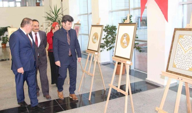 Üniversitede “Mevlana Sergisi” Açıldı