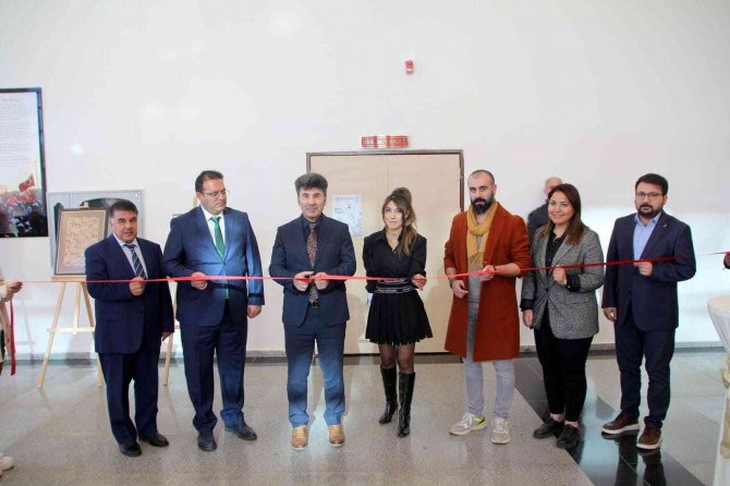 Üniversitede “Mevlana Sergisi” Açıldı