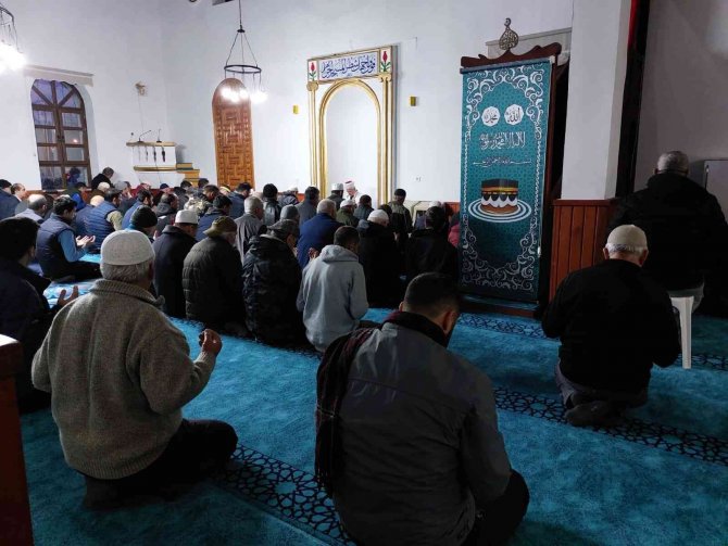 Köyceğiz’de Vatandaşlar Sabah Namazı’nda Buluşuyor