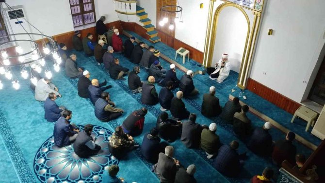 Köyceğiz’de Vatandaşlar Sabah Namazı’nda Buluşuyor