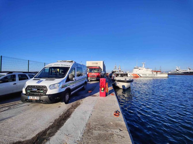 Kuşadası Açıklarında Biri Hamile 2 Düzensiz Göçmen Boğuldu