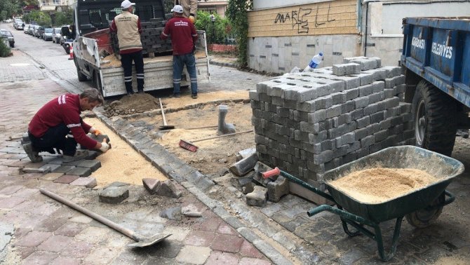 Kuşadası’nın Dört Bir Yanında Hummalı Yol Çalışması