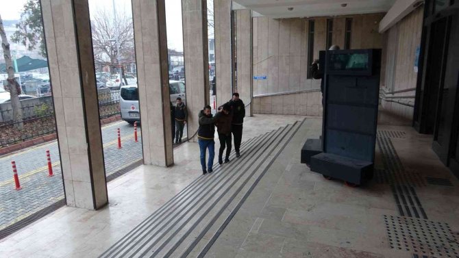 500 Bin Tl Dolandırılan Şahsın Parasını Polis Kurtardı