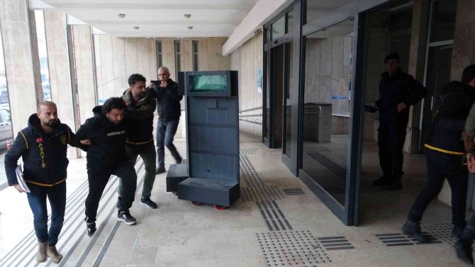 500 Bin Tl Dolandırılan Şahsın Parasını Polis Kurtardı