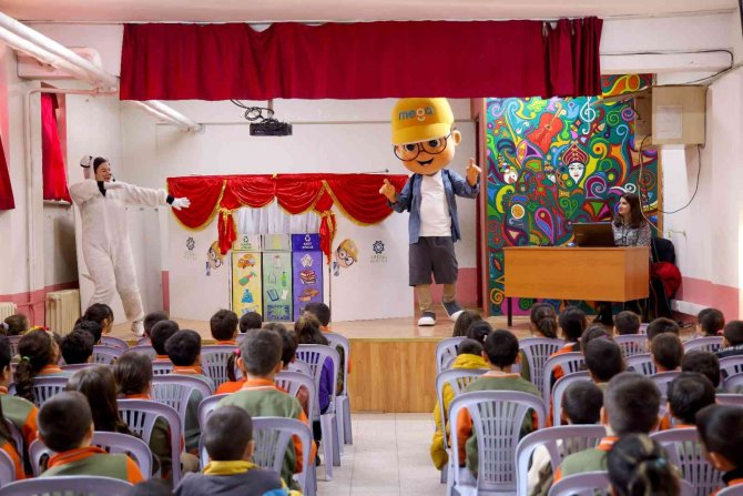 Meram’da Çocuklara Çevre Bilinci Tiyatro İle Anlatılıyor