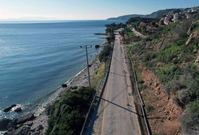 Çökertme İçme Suyu Hattı Devam Ediyor