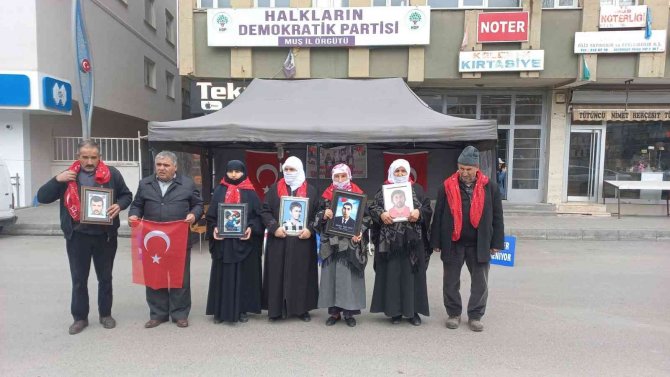 Muşlu Babadan Dağdaki Oğluna Çağrı: “Annen Şu An Ölüm Döşeğinde”