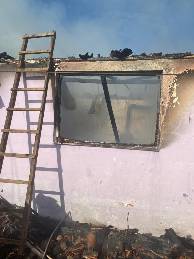 Mustafakemalpaşa’da Korkutan Yangın