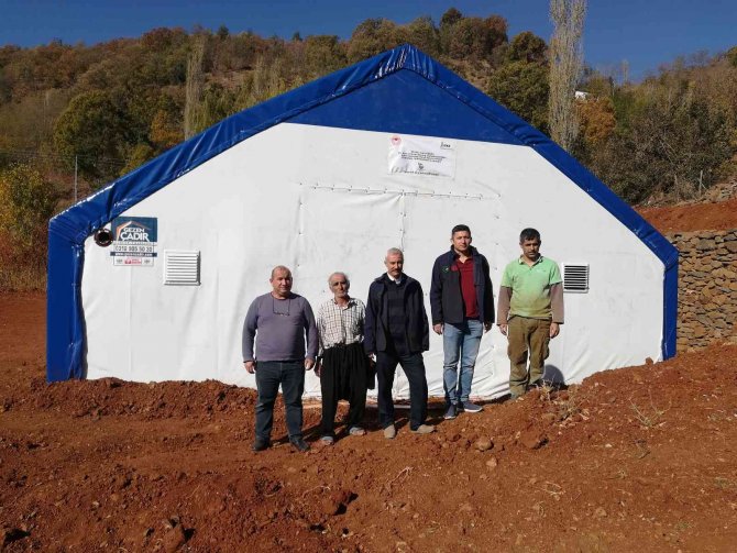 Bahçe’de 6 Çiftçiye Çadır Ahır Kuruldu
