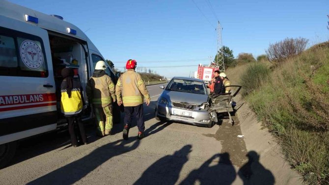 Pendik’te Otomobil İle Kamyonet Çarpıştı: 1 Yaralı