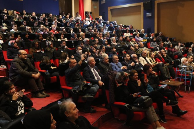 Öğretmen Ve Öğrencilerden Türk Halk Müziği Dinletisi