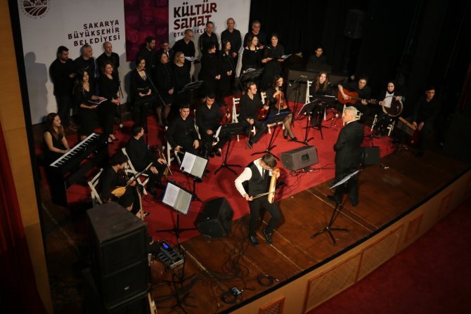 Öğretmen Ve Öğrencilerden Türk Halk Müziği Dinletisi