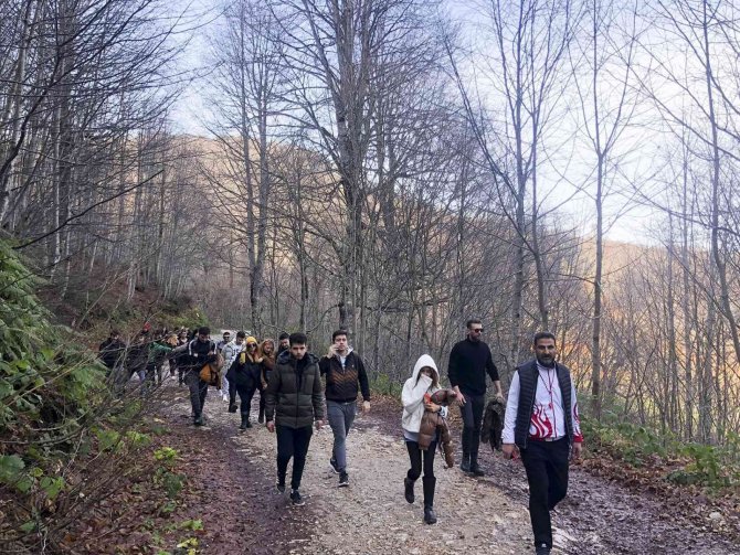 Subü Öğrencileri Kartepe’de Saha Gezisi Yaptı