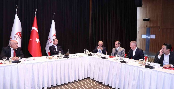 İ̇lk Kez Süper Lig Kulüp Başkanlarıyla Birlikte Dijital Hakem Ataması Yapıldı