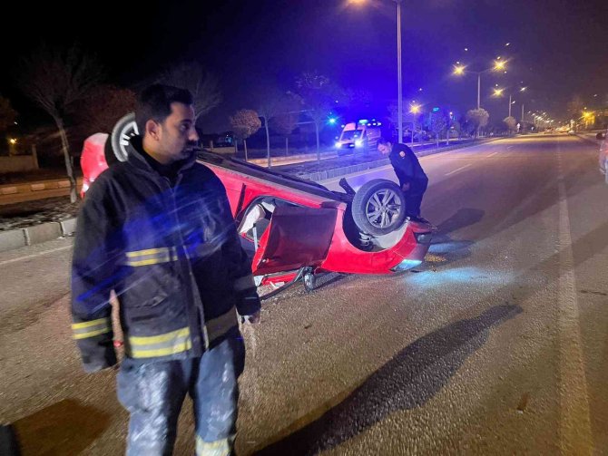 Kontrolden Çıkan Otomobil Ters Döndü: 1 Yaralı