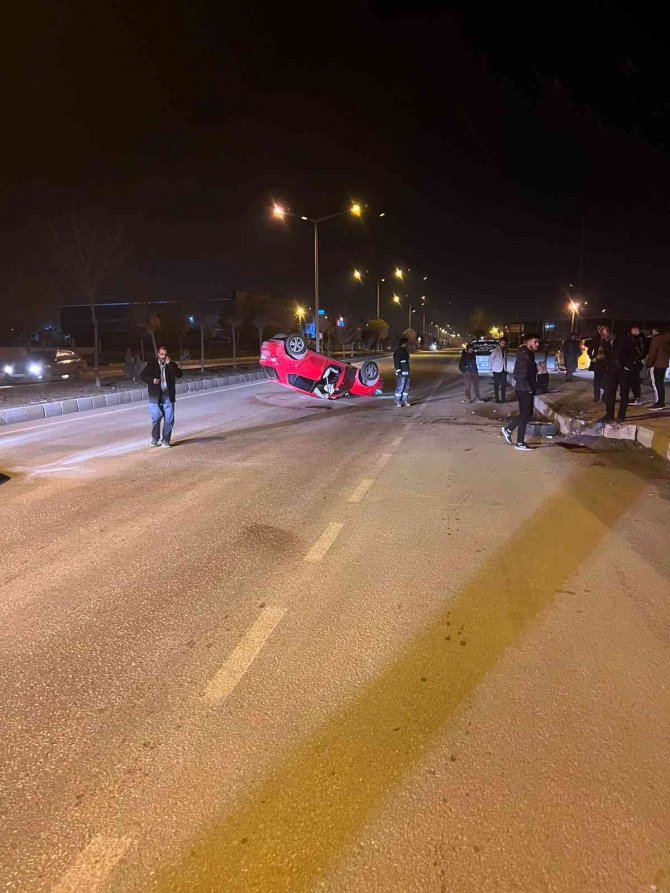 Kontrolden Çıkan Otomobil Ters Döndü: 1 Yaralı