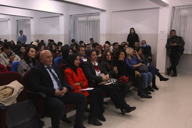 Radyo Sunucusu Özadlı, Öğrencilerle Buluştu