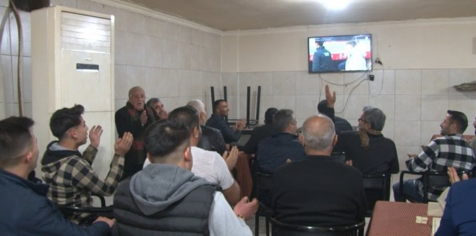 Şanlıurfalılar Takımlarına Türkülerle Destek Oldu