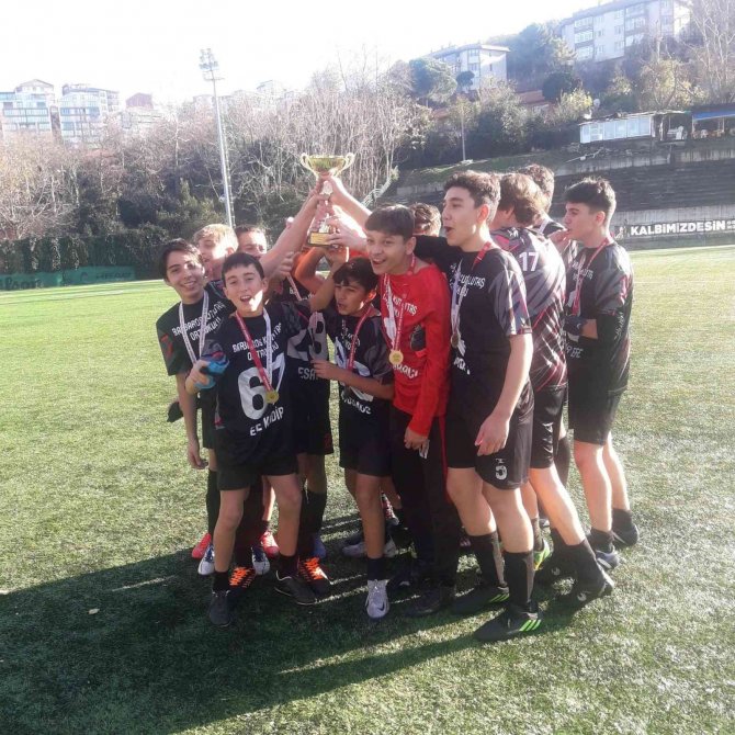 Ortaokul Yıldızlar Müsabakalarının Galibi Barbaros Kutlutaş Oldu