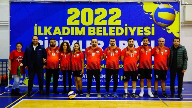 İ̇lkadım Belediyesi Birimler Arası Voleybol Turnuvası Başladı