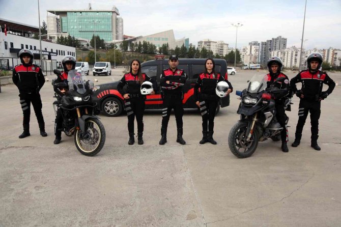 Sokaktaki Polis Sayısı Artınca Suç Azaldı, Ele Geçen Silah Sayısı Arttı