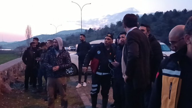 Adıyaman’da Batan Teknedeki 3 Kişiden 2’si Kayıp