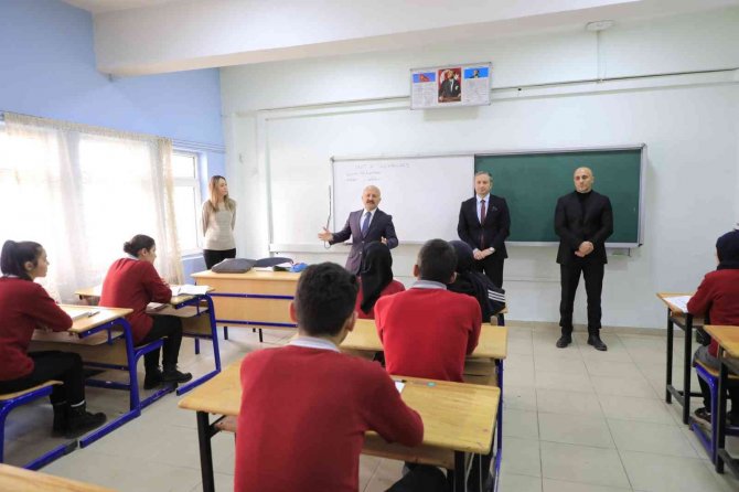 Ağrı Valisi Varol’un Yoğun Mesaisi