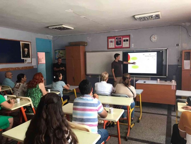 “Aile Okulu Projesi” Kurslarında Hedef 50 Bin