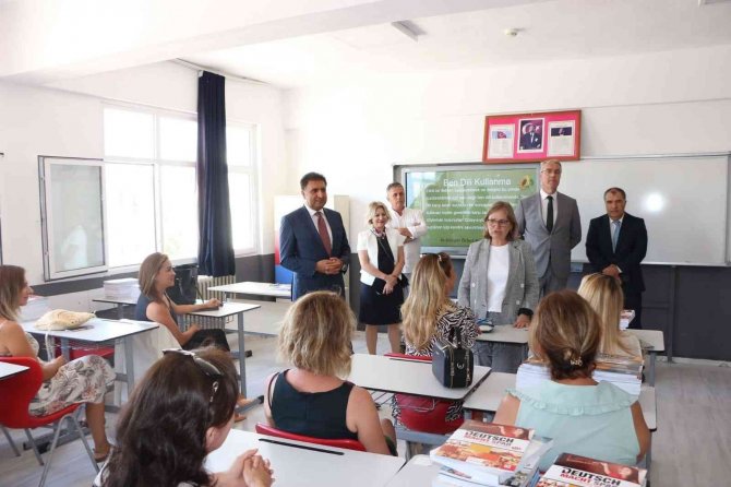 “Aile Okulu Projesi” Kurslarında Hedef 50 Bin