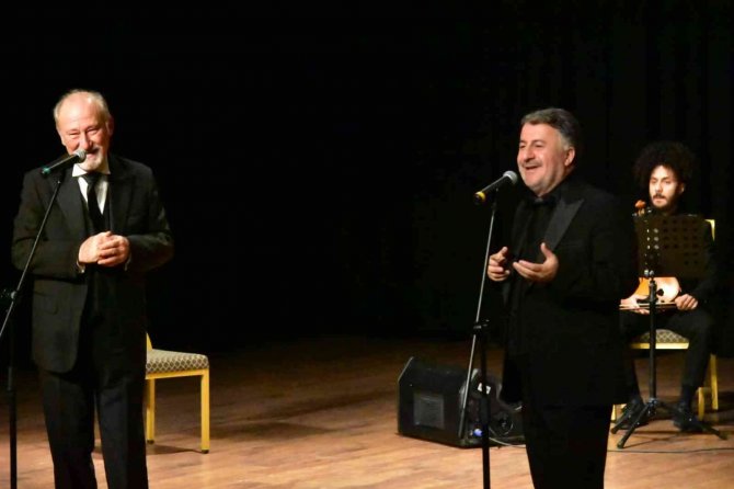 “Şifa Niyetine” Gösterisi Esenyurtlularla Buluştu