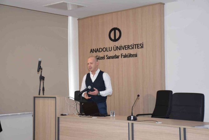 Gsf’de “Grafik Tasarımında Güncellik Ve Uluslararası Mesleki Gelişim” Konuşuldu