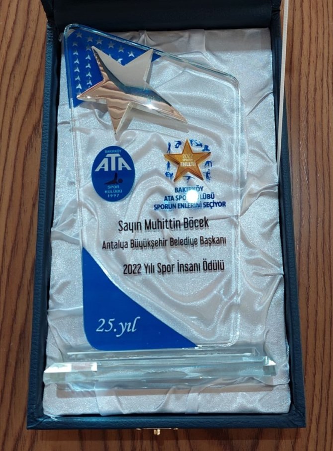 Başkan Böcek, 2022 Yılı Spor İ̇nsanı Ödülü’ne Layık Görüldü