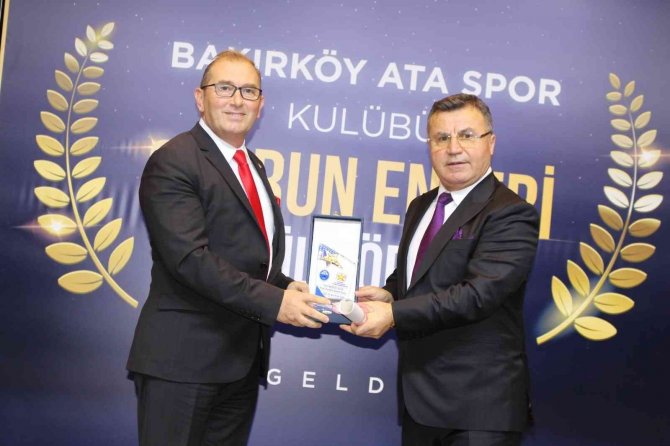 Başkan Böcek, 2022 Yılı Spor İ̇nsanı Ödülü’ne Layık Görüldü
