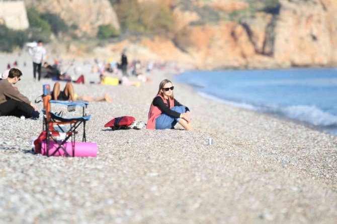 Antalya’da Aralık Ayı Sonunda Deniz Keyfi
