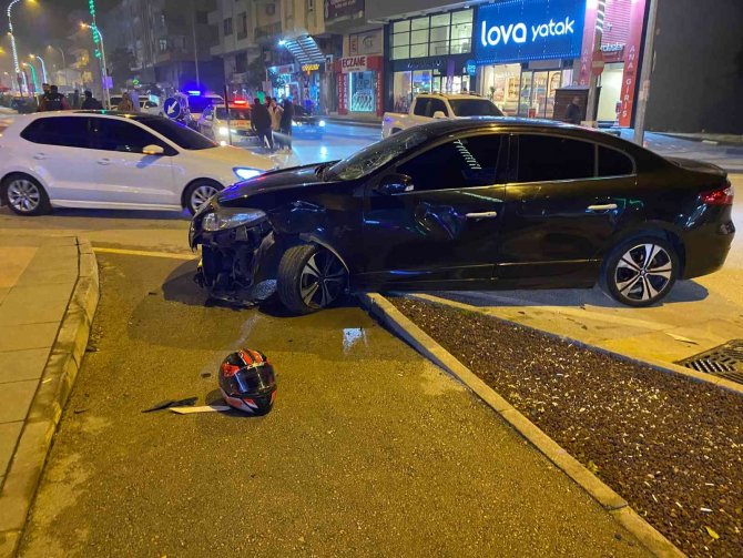 Otomobil İle Motosiklet Çarpıştı: 1 Yaralı