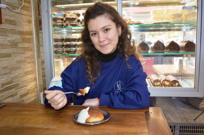 Ayvalık’ın Damak Çatlatan Lezzeti Lor Tatlısına Coğrafi İşaret